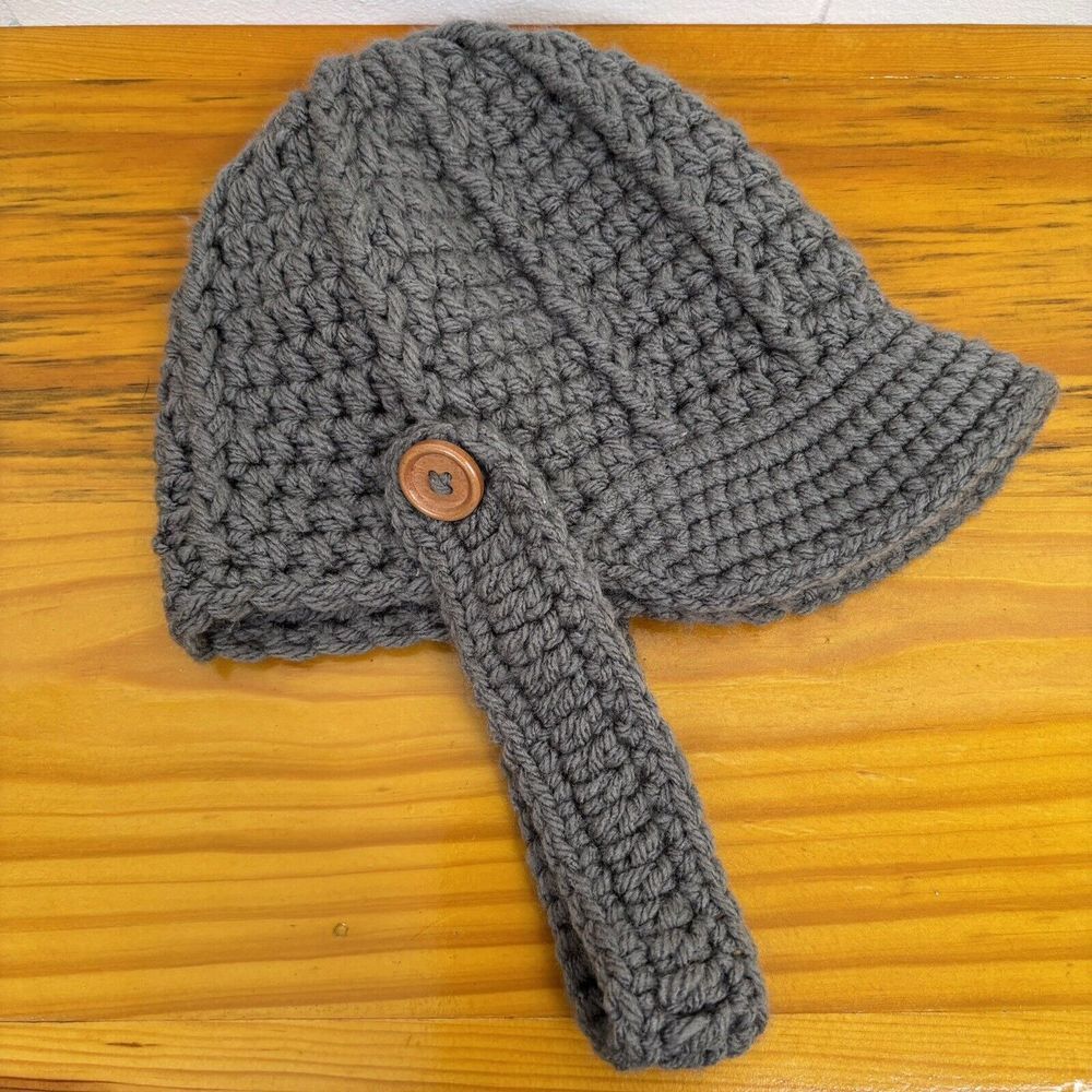 Hand Knit Baby English Riding Hat Gray with Chin Strap 6mo-12mo‎ Acrylic